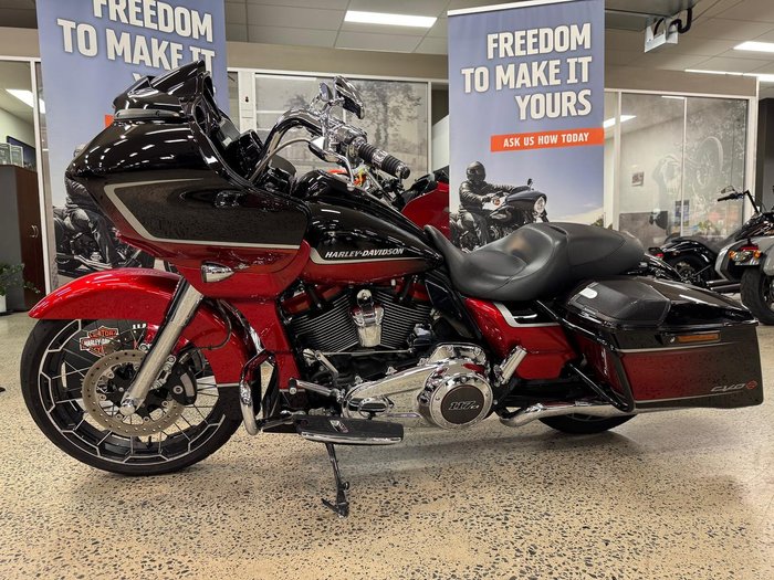 2021 Harley-Davidson CVO Road Glide 117 (FLTRXSE) Touring Black