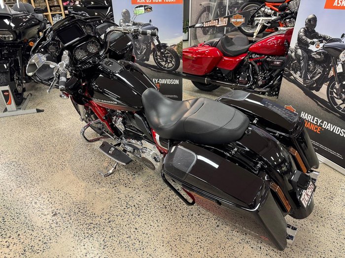 2021 Harley-Davidson CVO Road Glide 117 (FLTRXSE) Touring Black