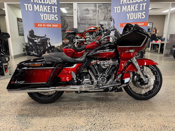 2021 Harley-Davidson CVO Road Glide 117 (FLTRXSE) Touring Black