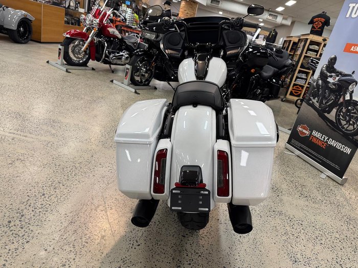 2025 Harley-Davidson Road Glide 117 (FLTRX) Touring White