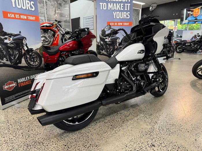 2025 Harley-Davidson Road Glide 117 (FLTRX) Touring White