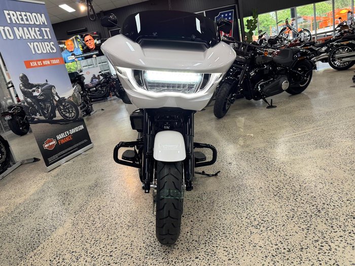 2025 Harley-Davidson Road Glide 117 (FLTRX) Touring White