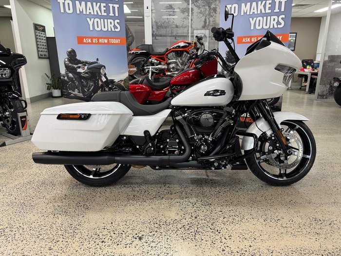 2025 Harley-Davidson Road Glide 117 (FLTRX) Touring White