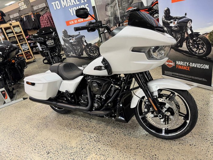 2025 Harley-Davidson Road Glide 117 (FLTRX) Touring White