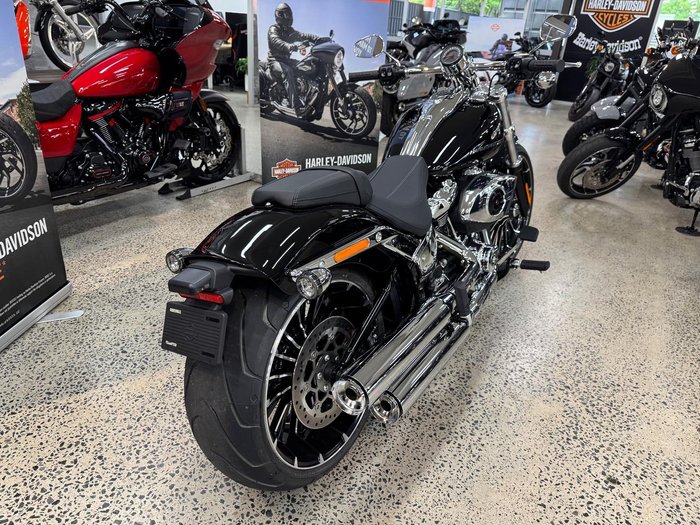 2025 Harley-Davidson Breakout 117 (FXBR) Softail Black