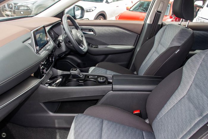 2025 Nissan X-TRAIL ST