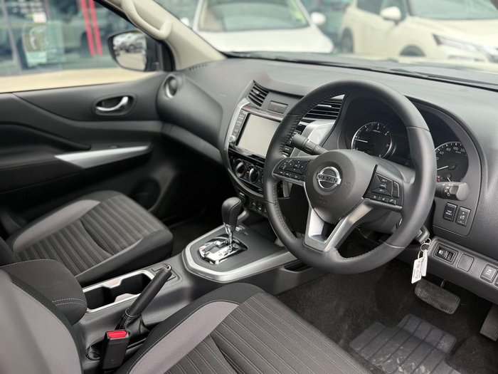 2024 Nissan Navara ST