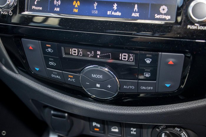 2024 Nissan Navara ST-X