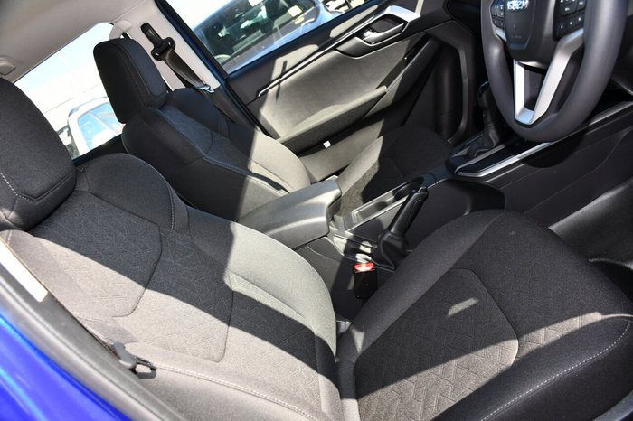 2025 Isuzu D-MAX LS-M