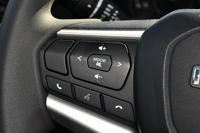 2025 Isuzu D-MAX LS-M