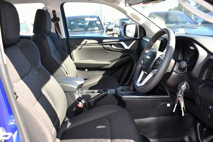 2025 Isuzu D-MAX LS-M