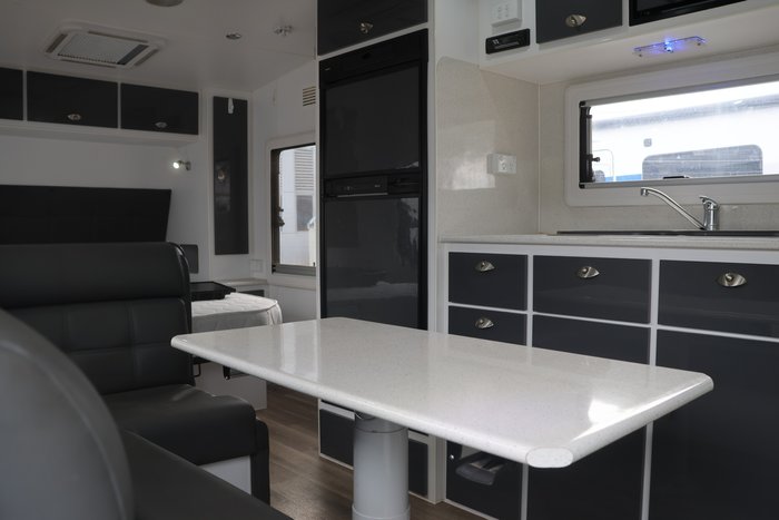 2019 LAVISTA PALOMA 19'6 