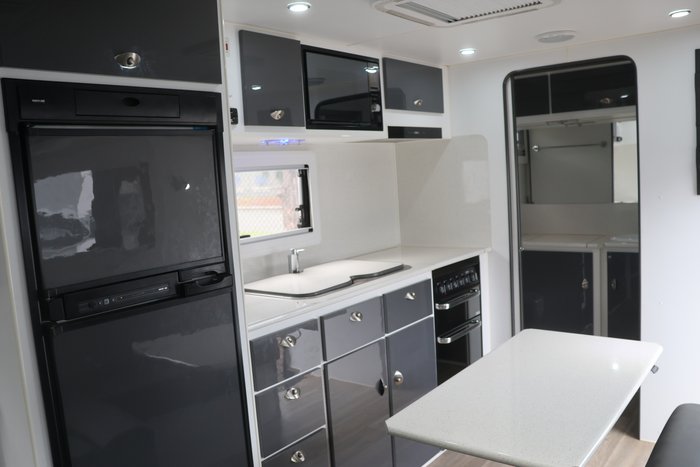 2019 LAVISTA PALOMA 19'6 
