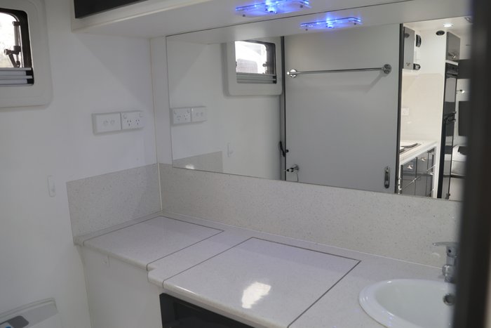 2019 LAVISTA PALOMA 19'6 