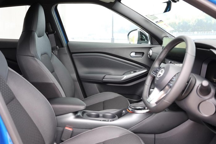 2024 Nissan JUKE ST-L F16 MY24 Magnetic Blue 2-tone with Black roof