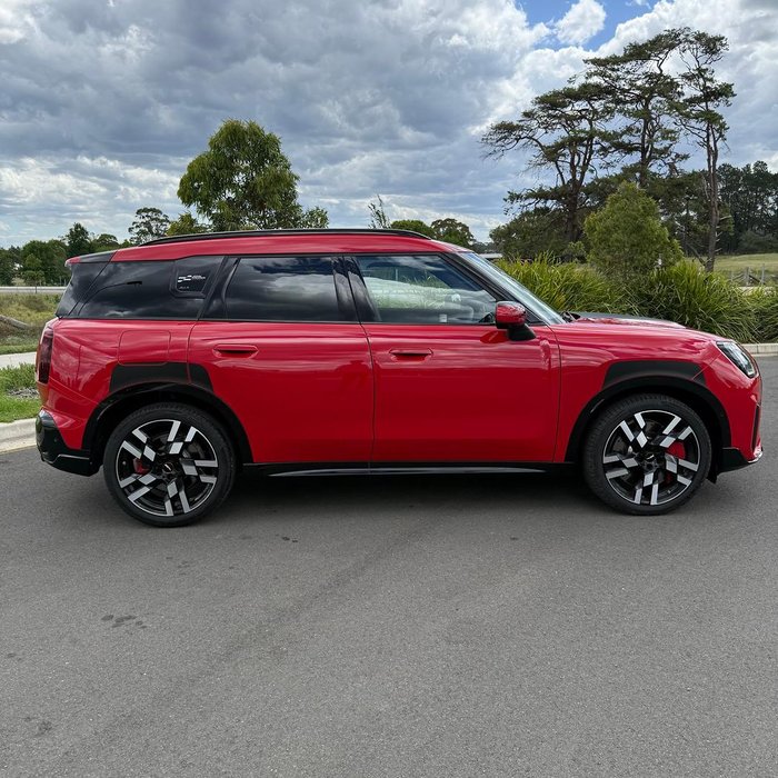 2025 MINI Countryman JCW Favoured