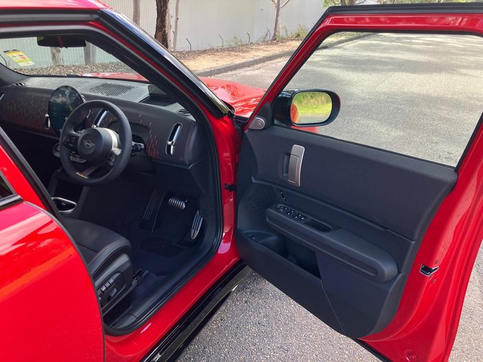 2024 MINI Countryman JCW Favoured