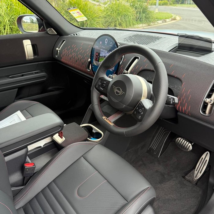 2025 MINI Countryman JCW Favoured