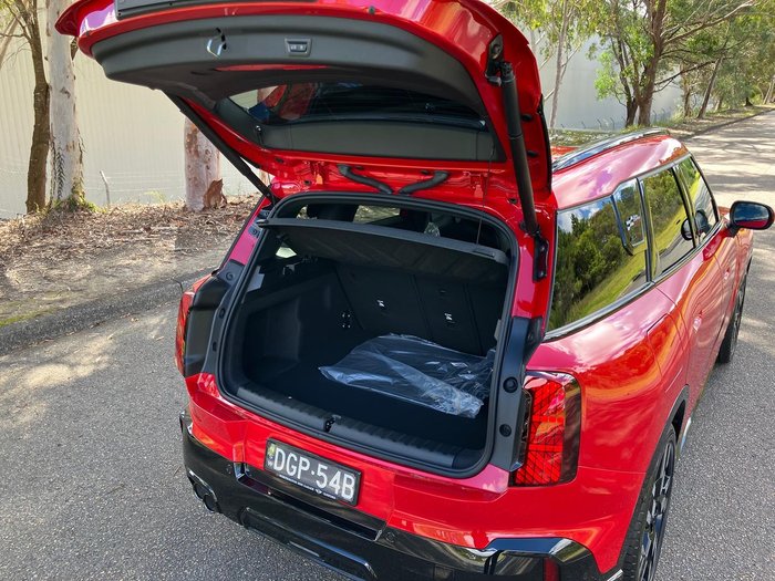 2024 MINI Countryman JCW Favoured