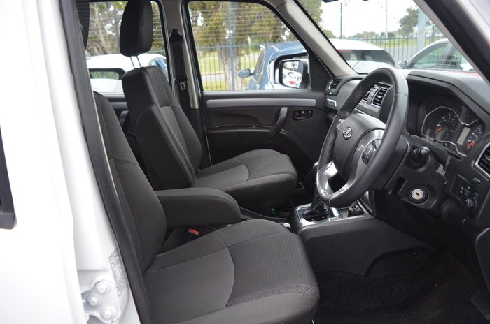 2022 Mahindra PIK-UP S11