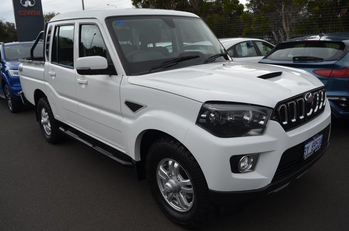 2022 Mahindra PIK-UP S11