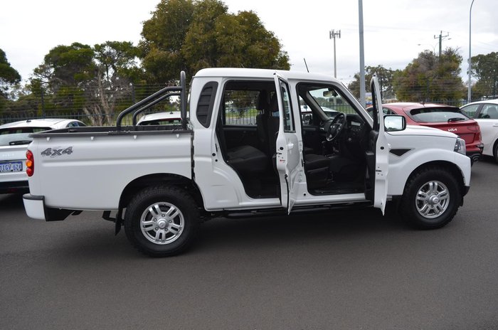 2022 Mahindra PIK-UP S11