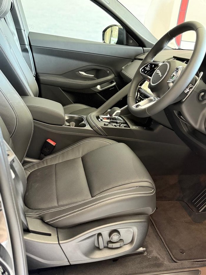 2024 Jaguar E-PACE P250 R-Dynamic SE