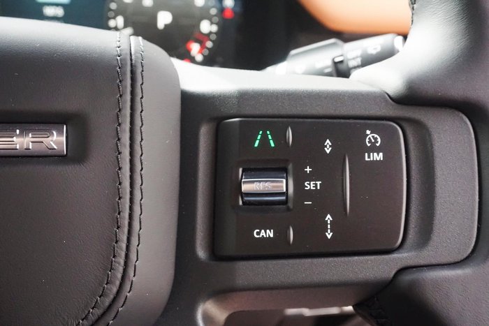 2024 Land Rover Defender 110 P400 X-Dynamic HSE