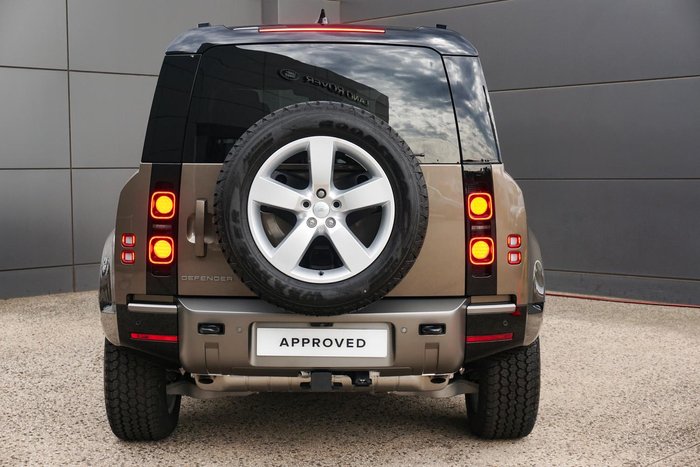 2024 Land Rover Defender 110 P400 X-Dynamic HSE