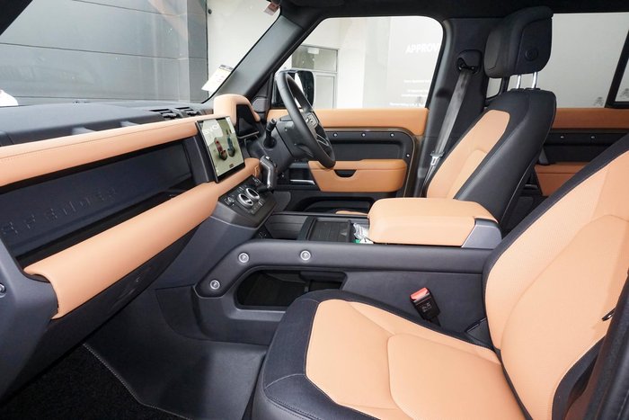 2024 Land Rover Defender 110 P400 X-Dynamic HSE