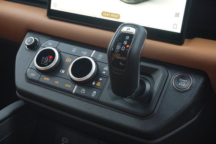 2024 Land Rover Defender 110 P400 X-Dynamic HSE