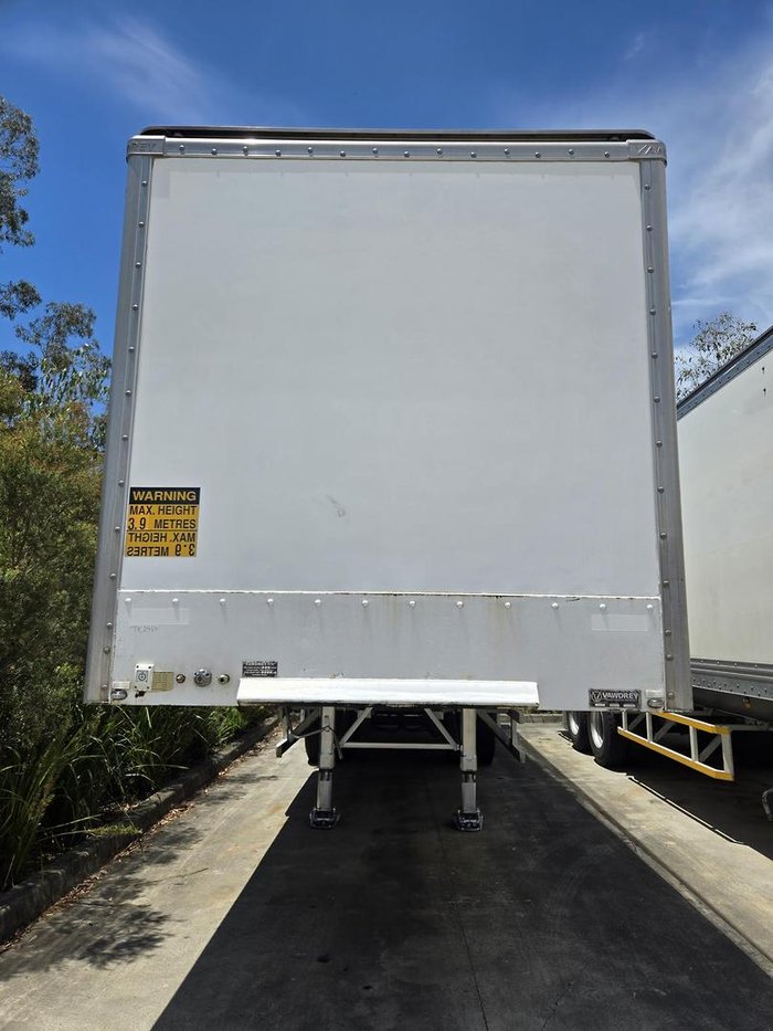 2009 Vawdrey 16P Dry Freight Van White