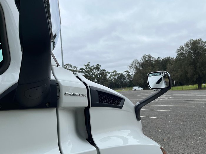 2023 Freightliner Cascadia 116 White