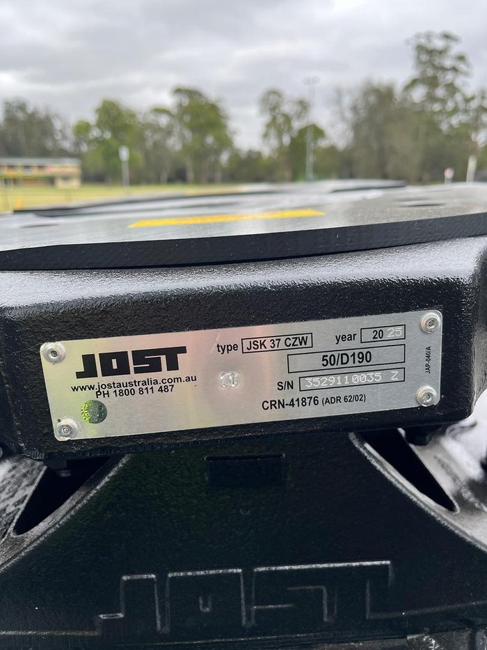 2023 Freightliner Cascadia 116 White