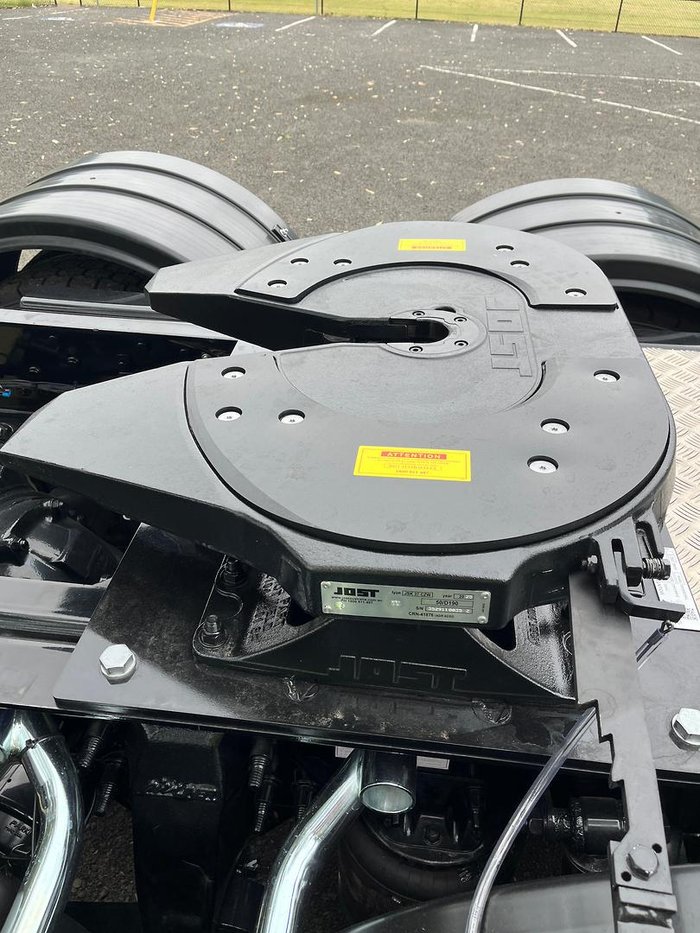 2023 Freightliner Cascadia 116 White