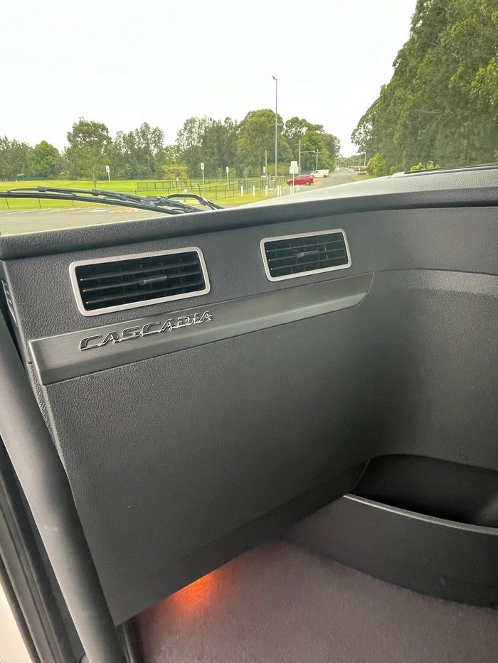 2023 Freightliner Cascadia 116 White