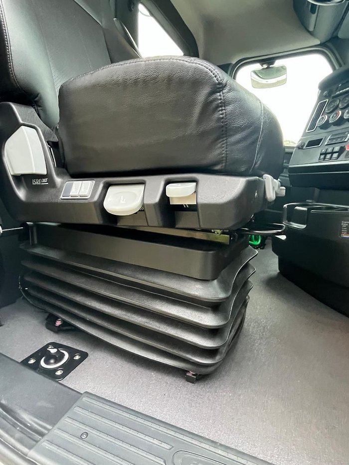 2023 Freightliner Cascadia 116 White