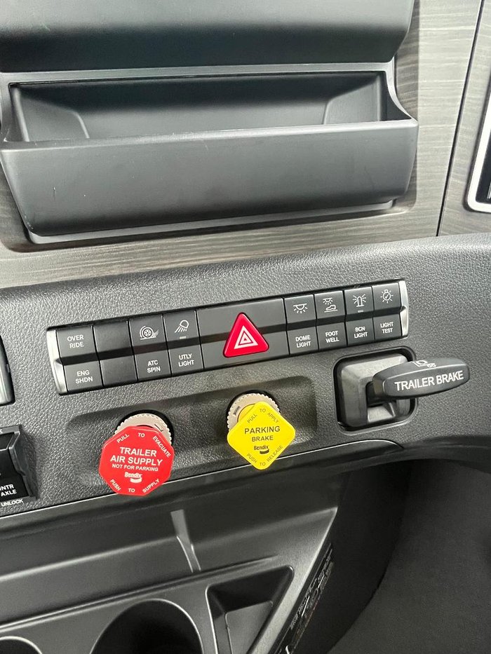 2023 Freightliner Cascadia 116 White