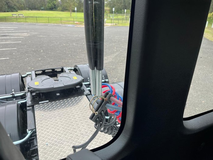 2023 Freightliner Cascadia 116 White