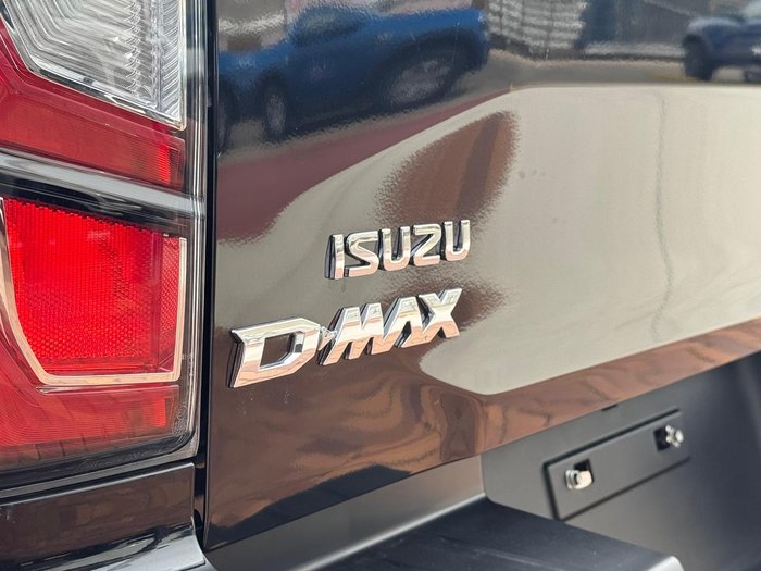 2025 Isuzu D-MAX X-TERRAIN