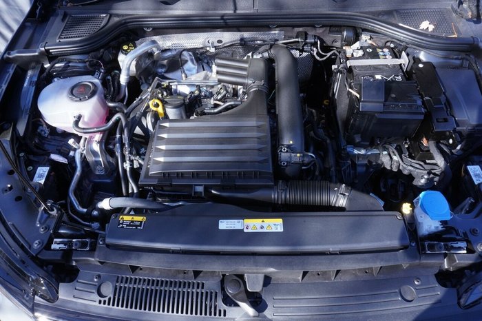 2024 Volkswagen Golf 110TSI R-Line