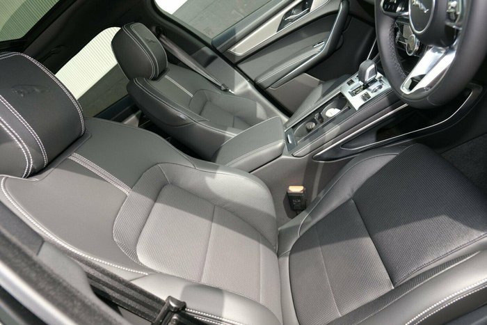 2024 Jaguar F-PACE P250 R-Dynamic SE X761 MY25 AWD Santorini Black