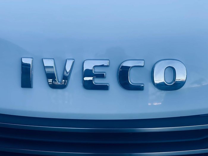 2025 JB Caravans 7.3M Slide Out Tourer Motorhome