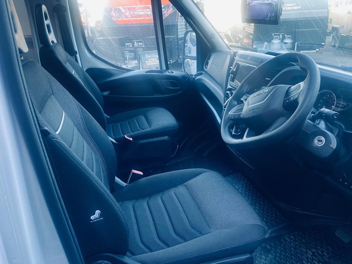 2025 JB Caravans 7.3M Slide Out Tourer Motorhome