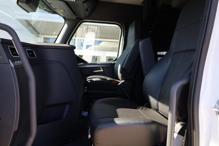 2024 Freightliner Cascadia 126 48