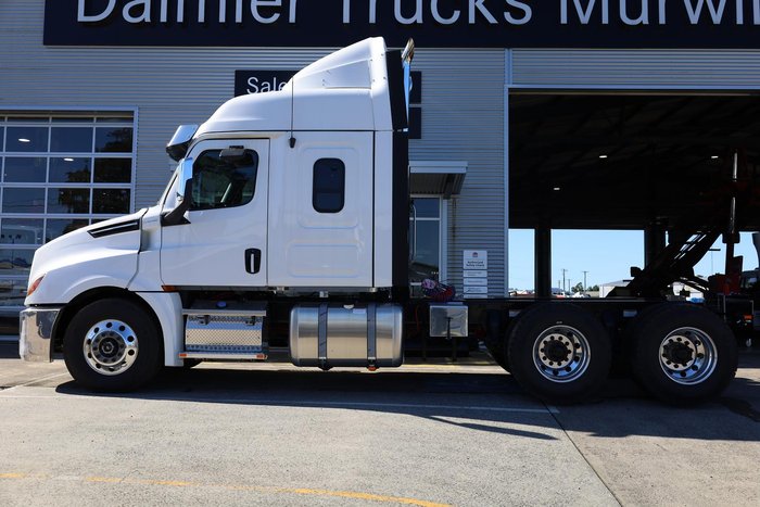 2024 Freightliner Cascadia 126 48