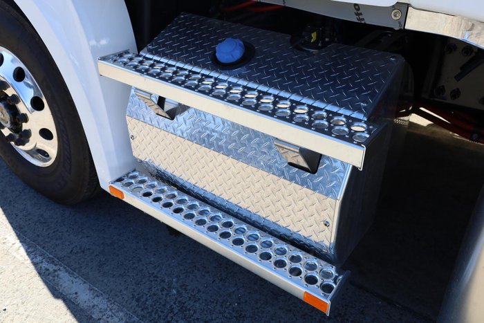 2024 Freightliner Cascadia 126 48