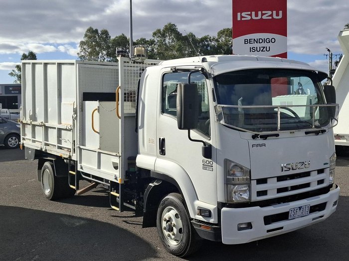 2012 Isuzu Frr 600 Medium WHITE