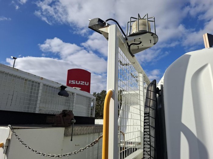2012 Isuzu Frr 600 Medium WHITE