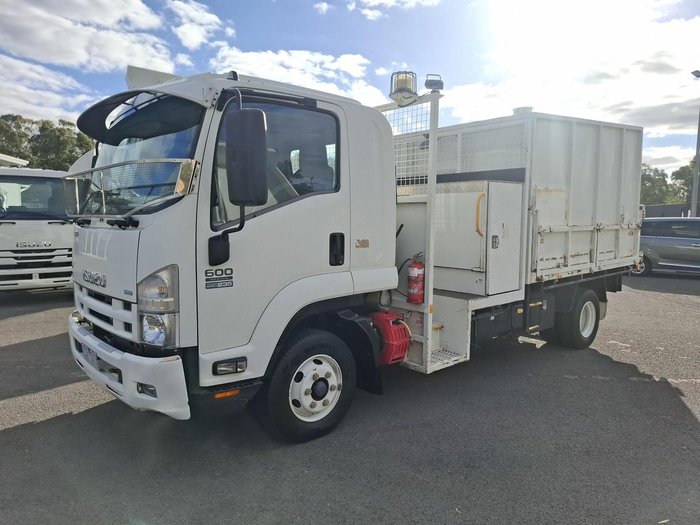 2012 Isuzu Frr 600 Medium WHITE